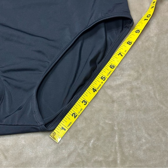 Jantzen Blousen Black One Piece Modest Swimsuit Adjustable Straps Size 8 - Picture 7 of 9